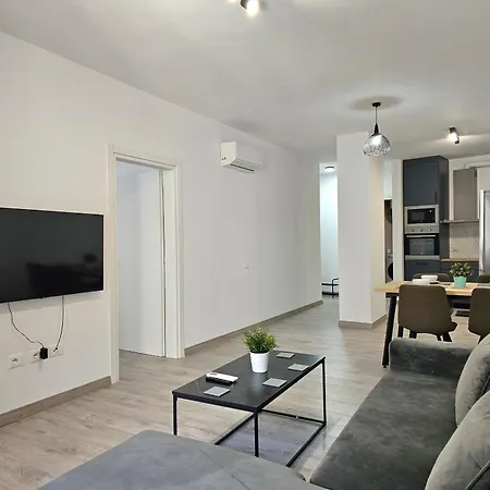 Appartement Beautiful In 302 *