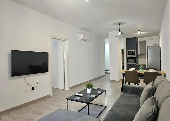 Appartement Beautiful In 302 *